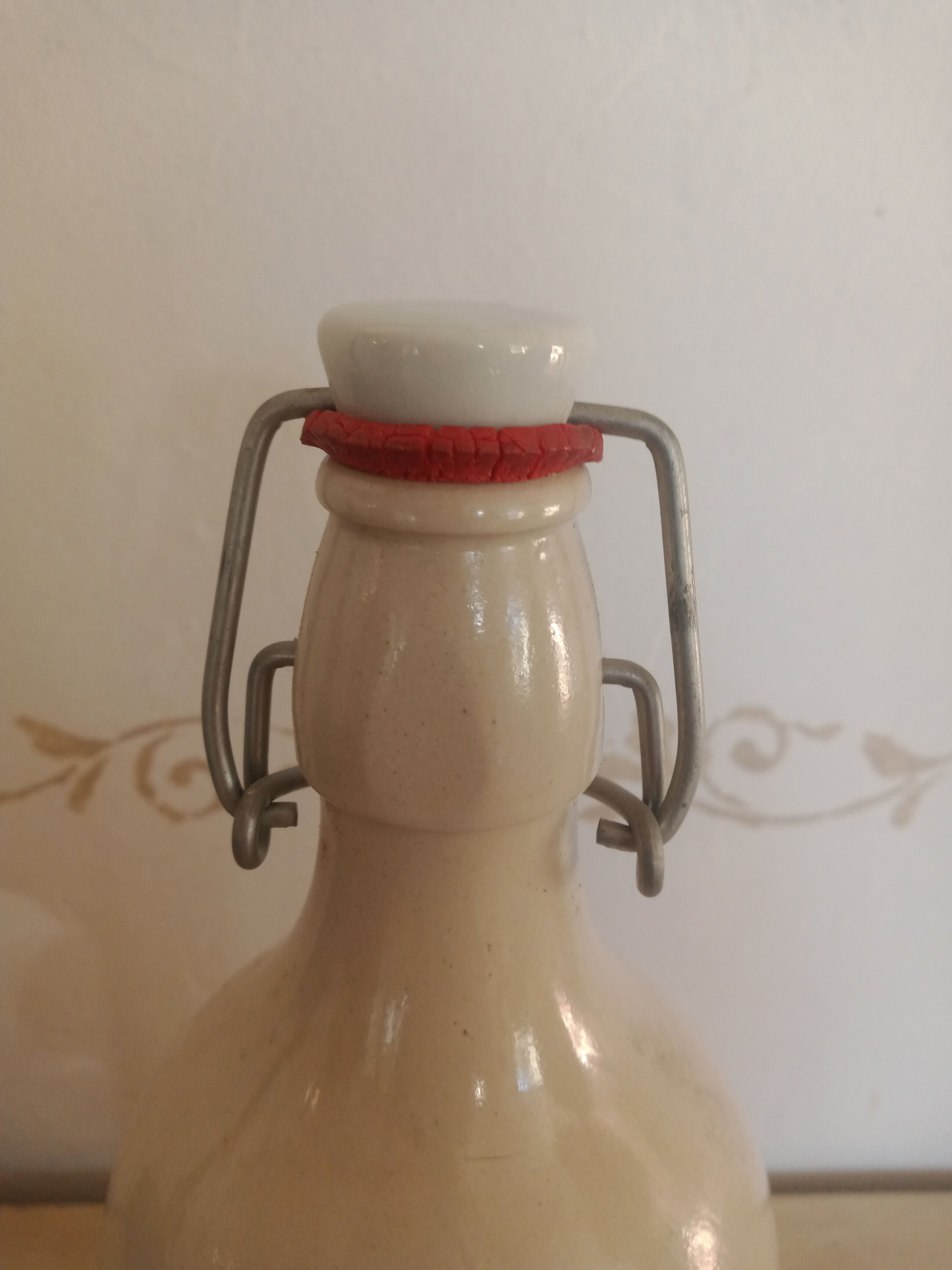 Bouteille en grès MKM