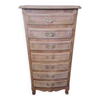 Oak chest of drawers
