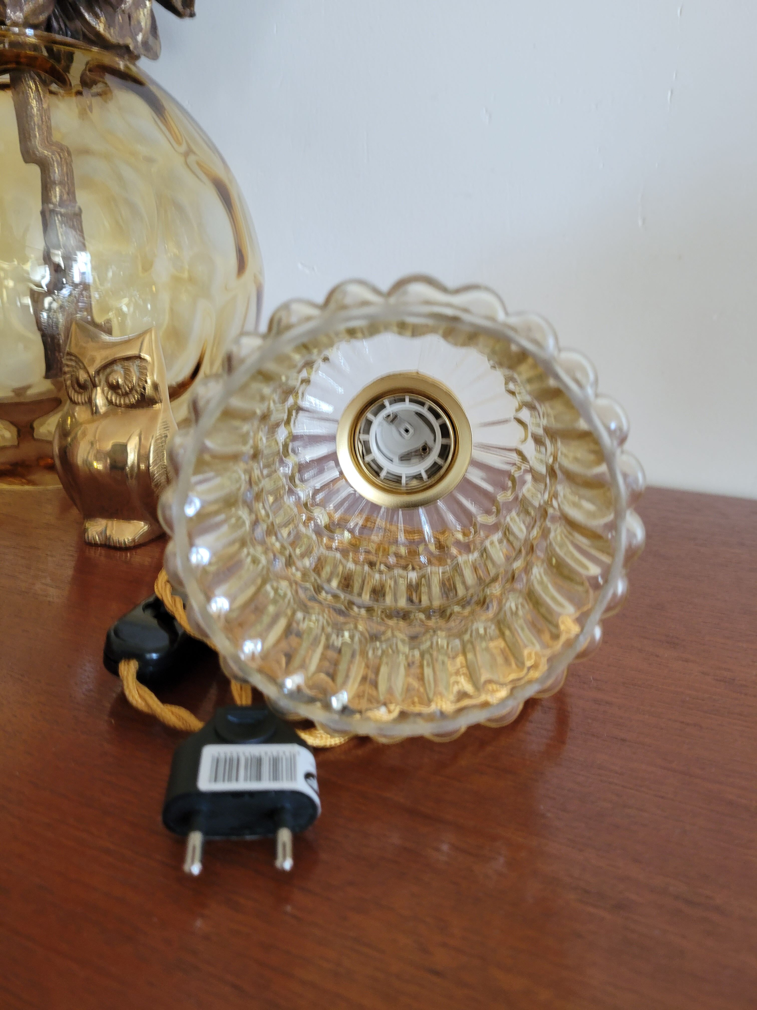 Moulded glass walking lamp