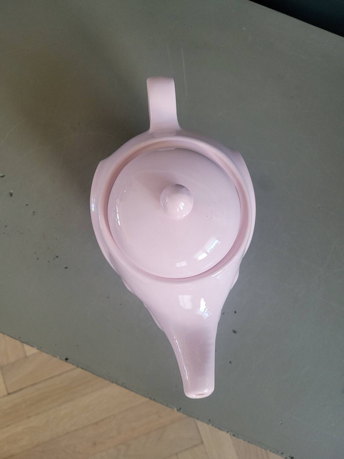 Théière éléphant rose de la faïencerie Sainte Radegonde