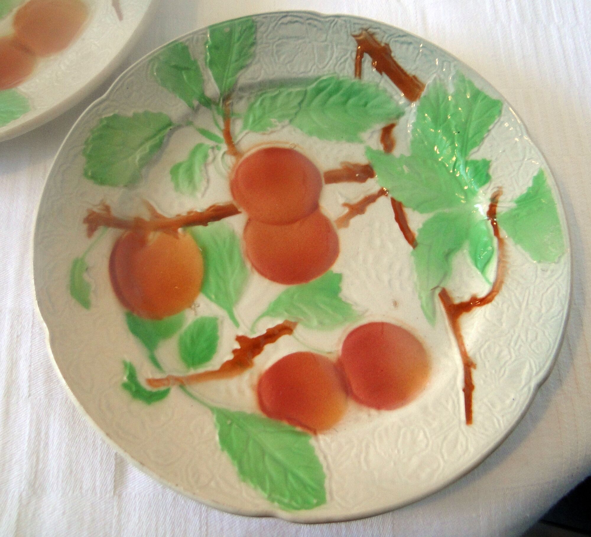 Lot 5 assiettes a dessert anciennes barbotine st clement decor peaches