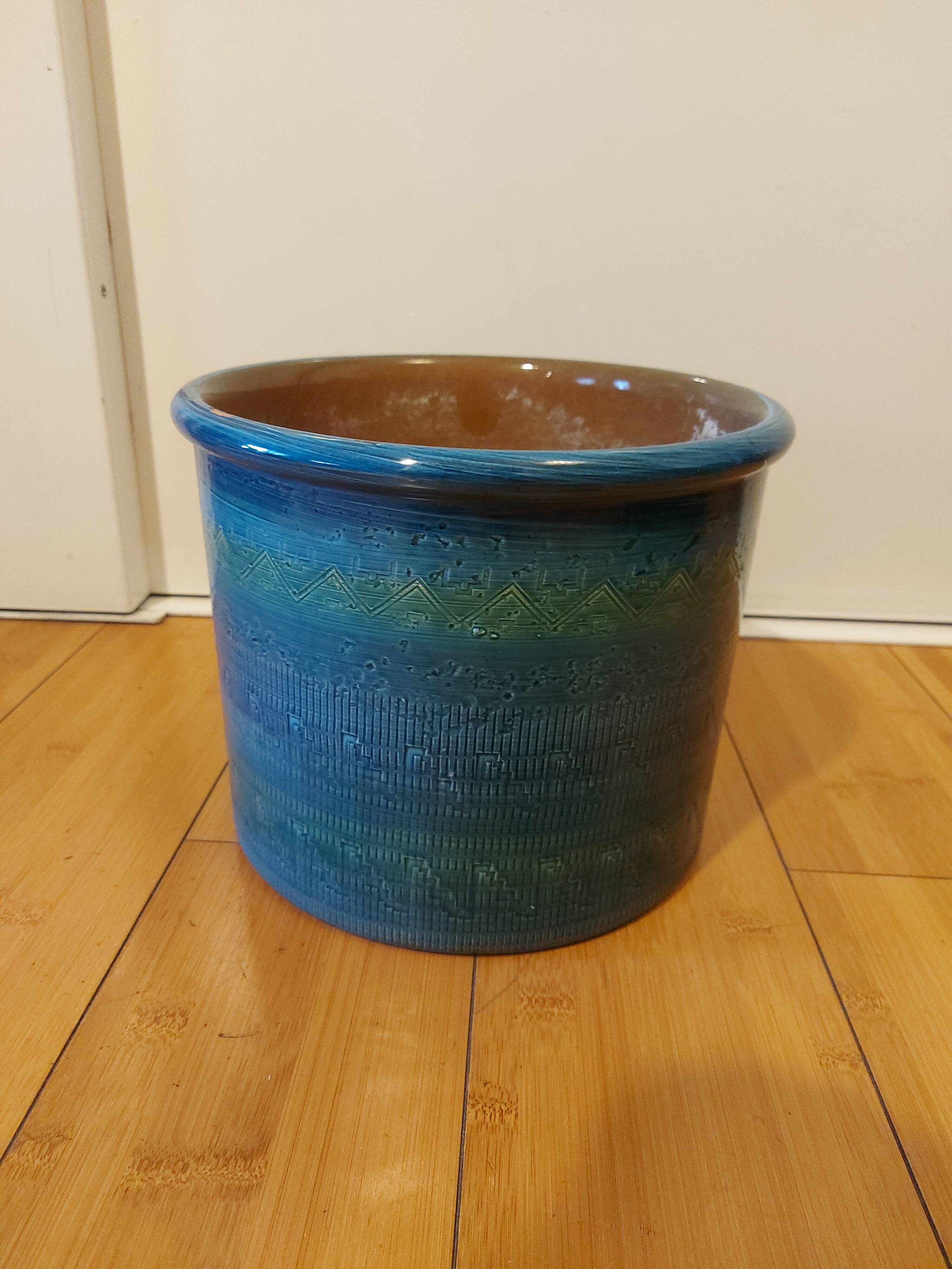 Bitossi ceramic pot cache