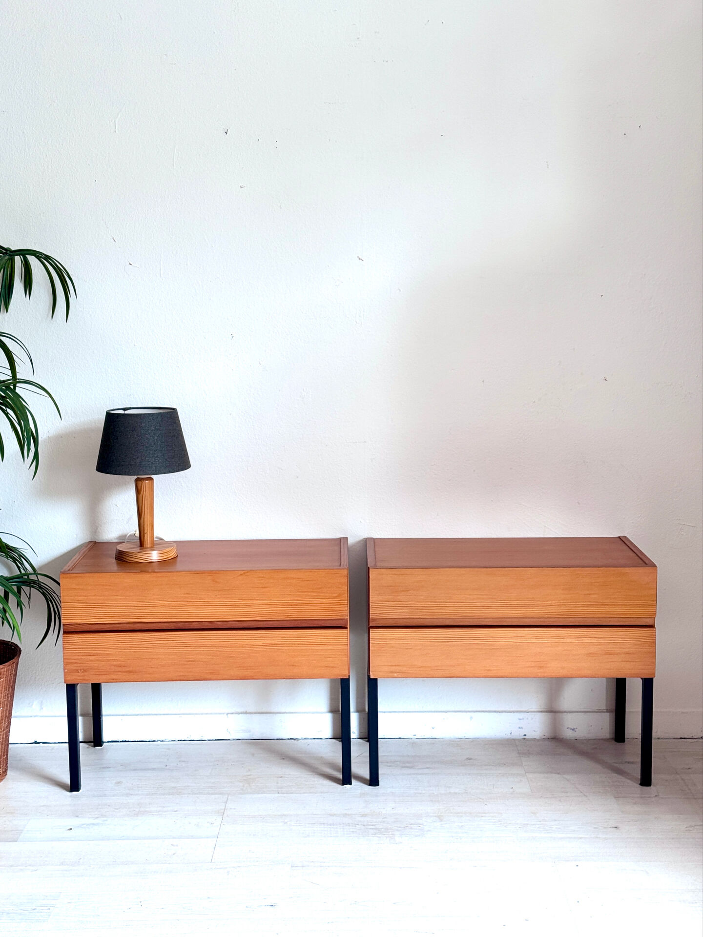 Vintage nachtkastjes minimalistisch jaren 60