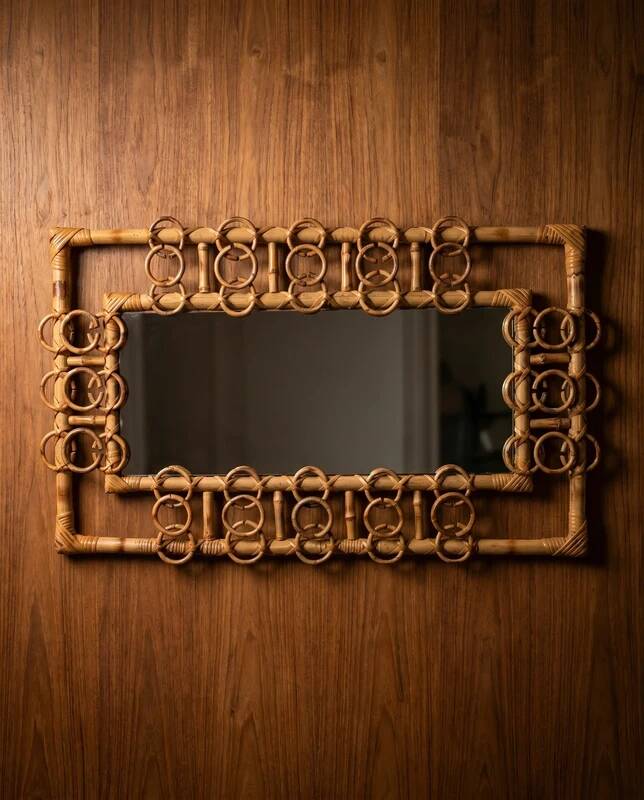 Miroir rectangulaire en rotin et osier, détails anneaux – travail espagnol, années 1950