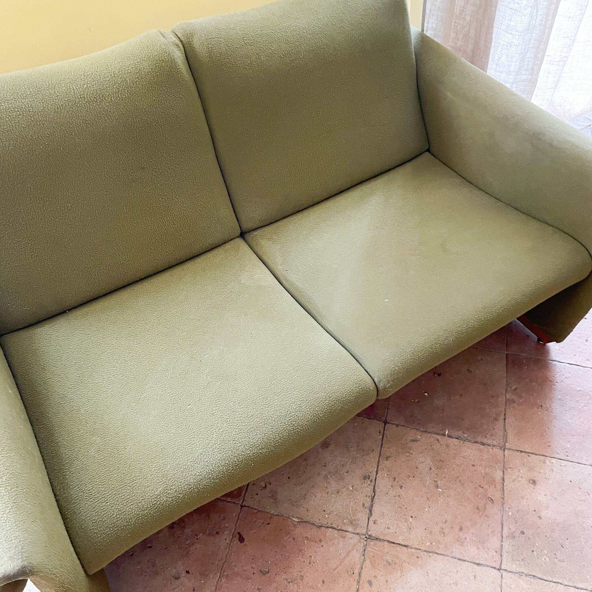 Set of a sofa and 2 armchairs