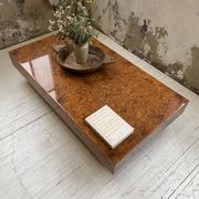 Table basse italienne laque loupe d’orme
