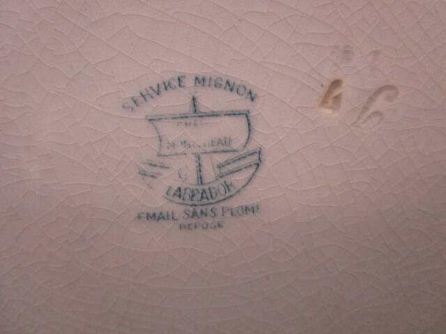 Antique serving dish in creil montereau earthenware, mignon model.