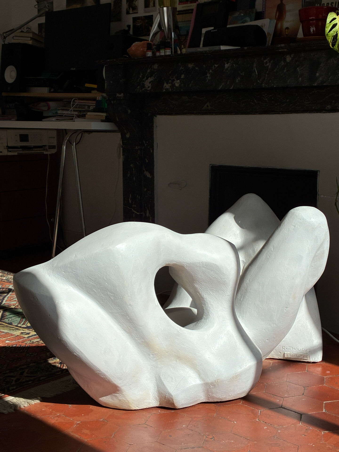 Sculpture signed R. Thouret — collection "Ambiances" (plaque)