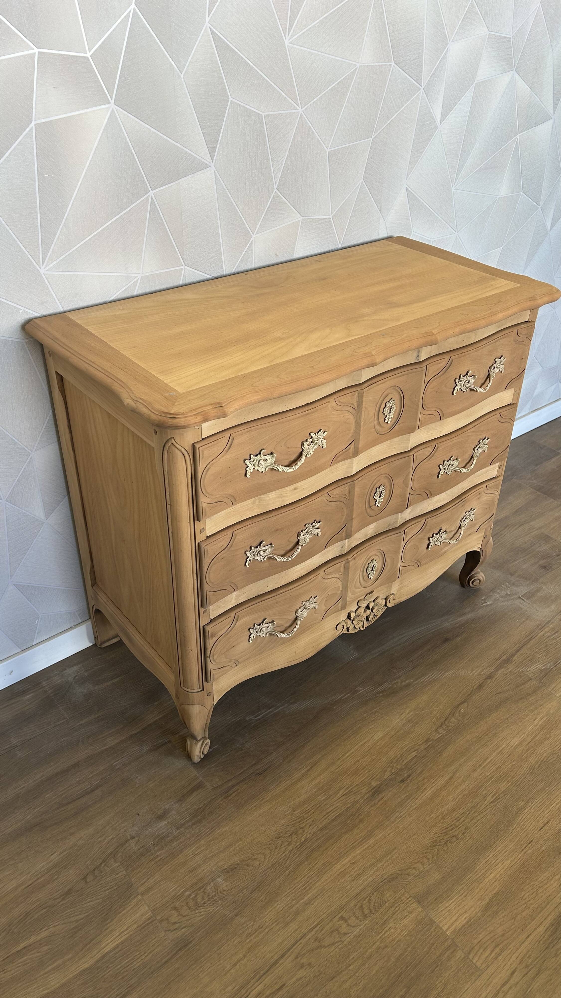 Commode style Louis XV aérogommé