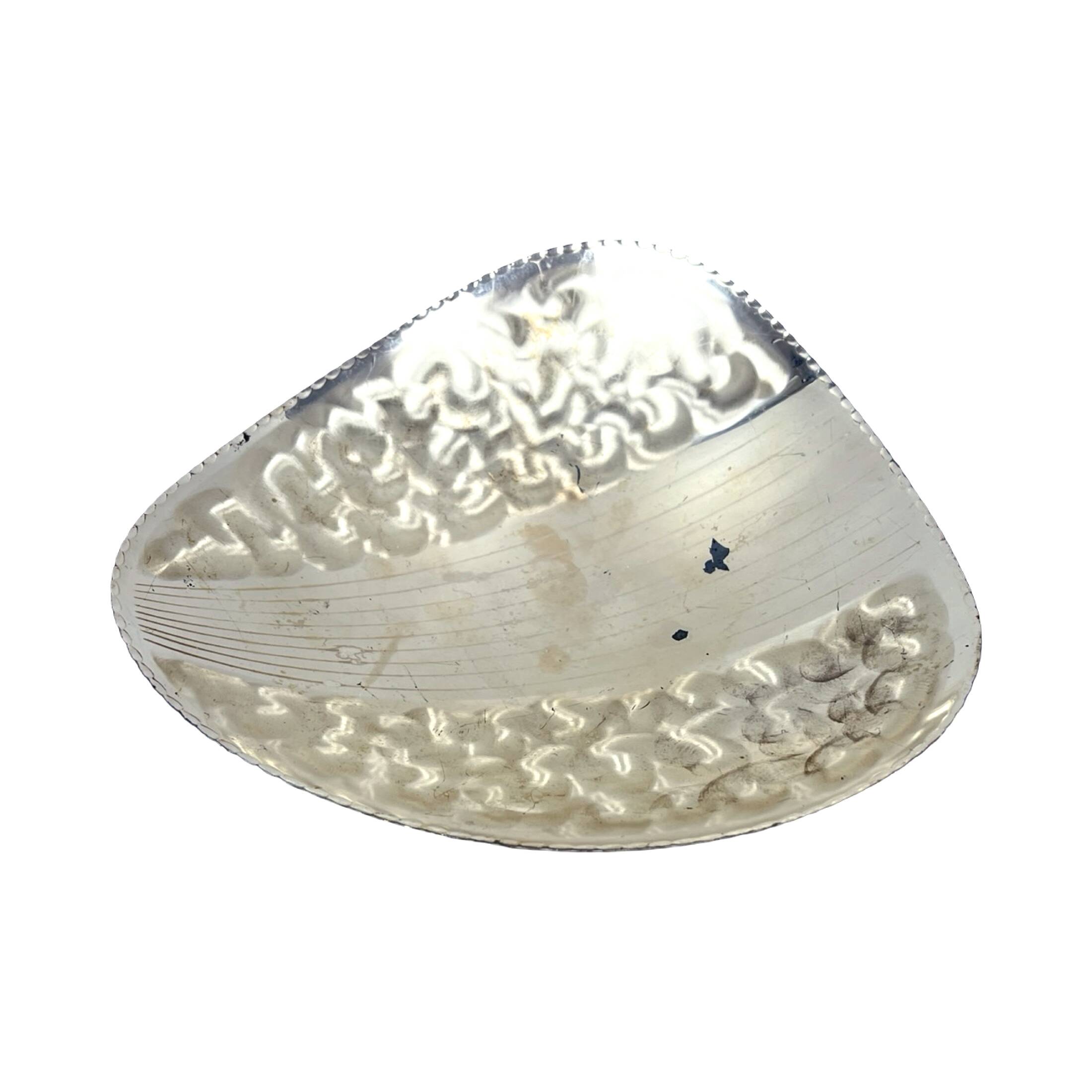 Vintage plated plate on leaf-shaped legs, silver-plated, Germany, 1970s.