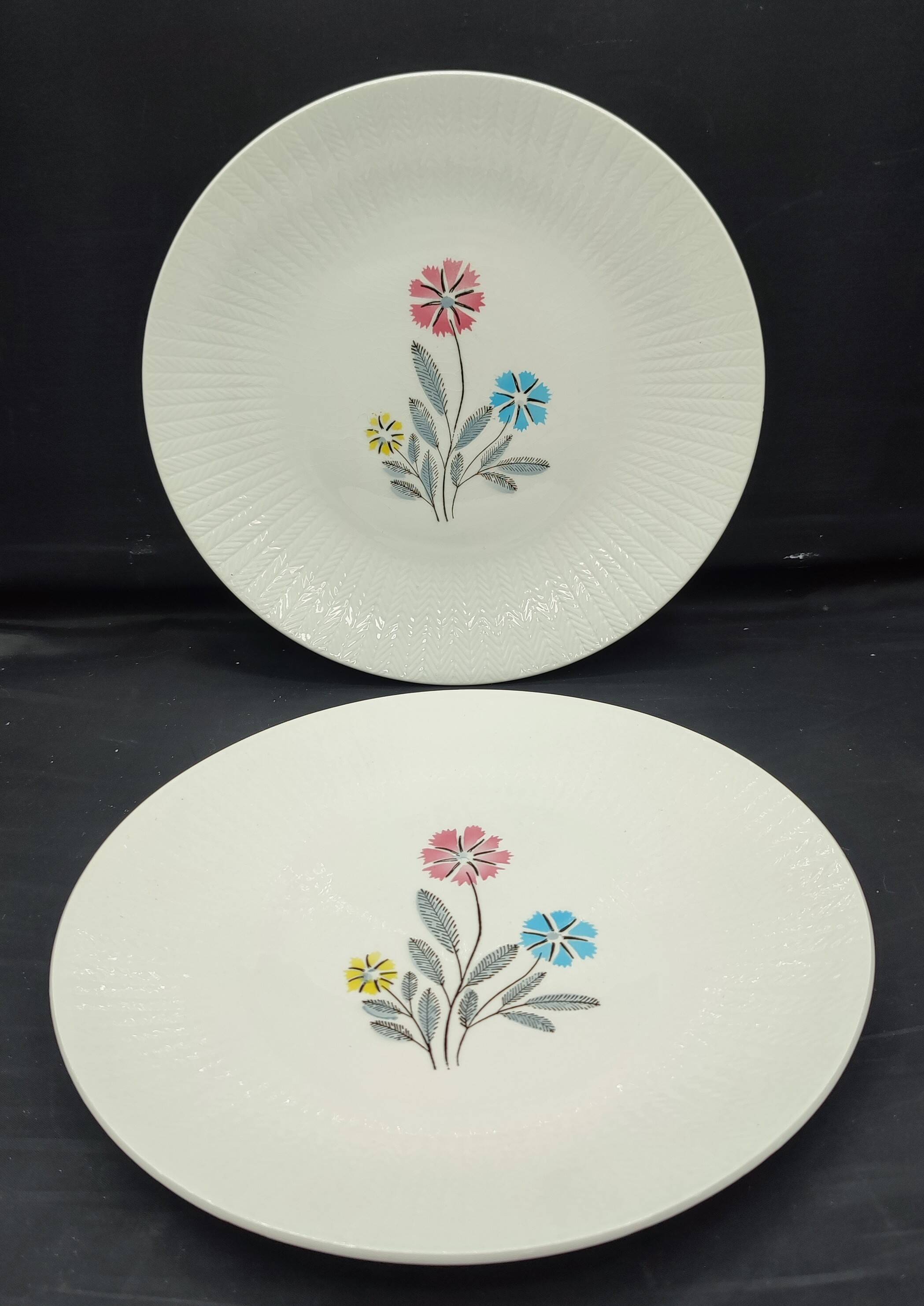 Lot of 8 Vintage Ceranord Saint-Amand Aster Tableware from the 1950s-60s.