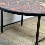 Table basse ronde vintage en céramique graphique rouge et jaune 1960