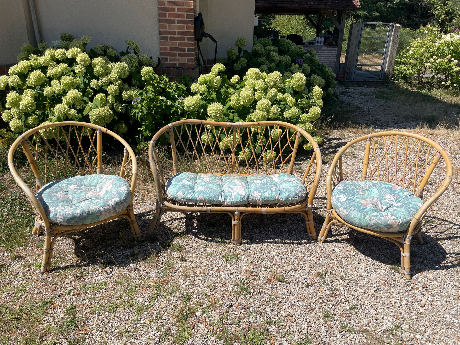 Rattan lounge