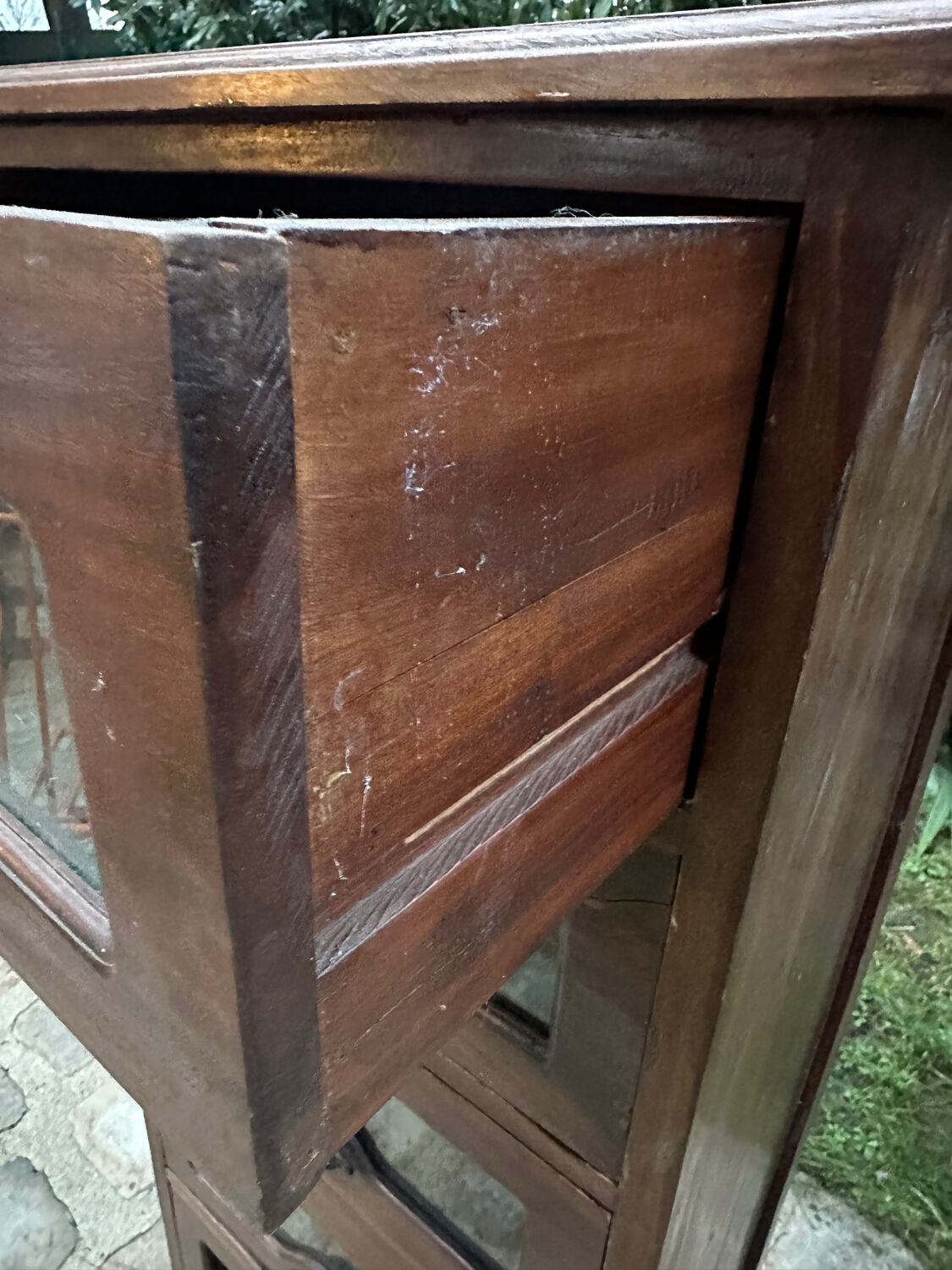 Six-drawer grain cabinet