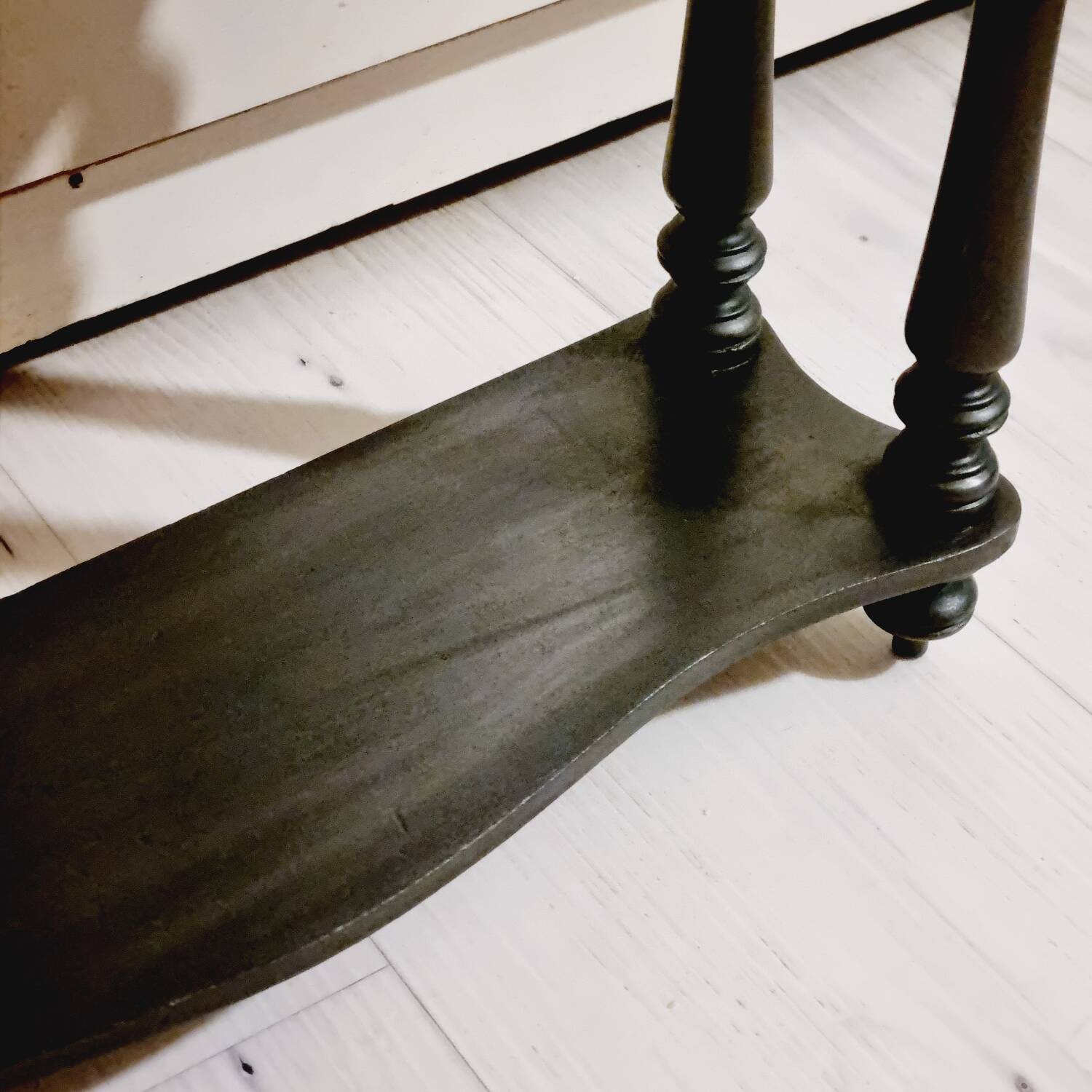 Lot of 2 old shelves