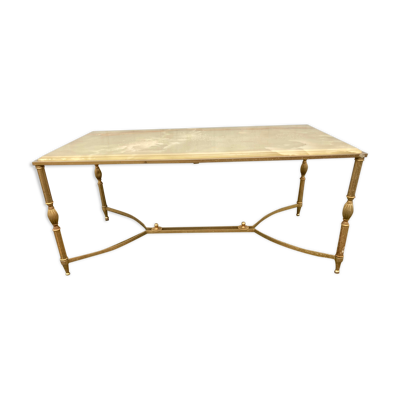 Table basse dessus pierre