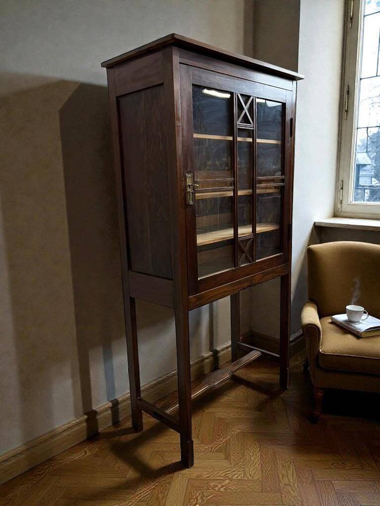 Vitrine vintage en bois sur pieds / étagère