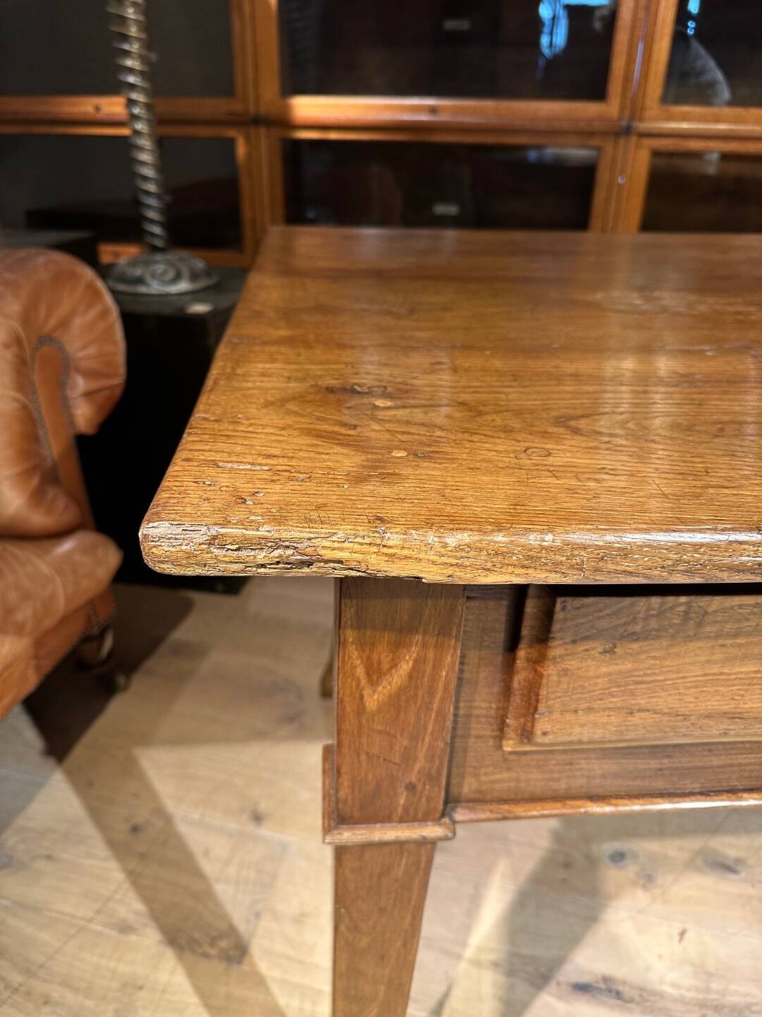 French antique writing table