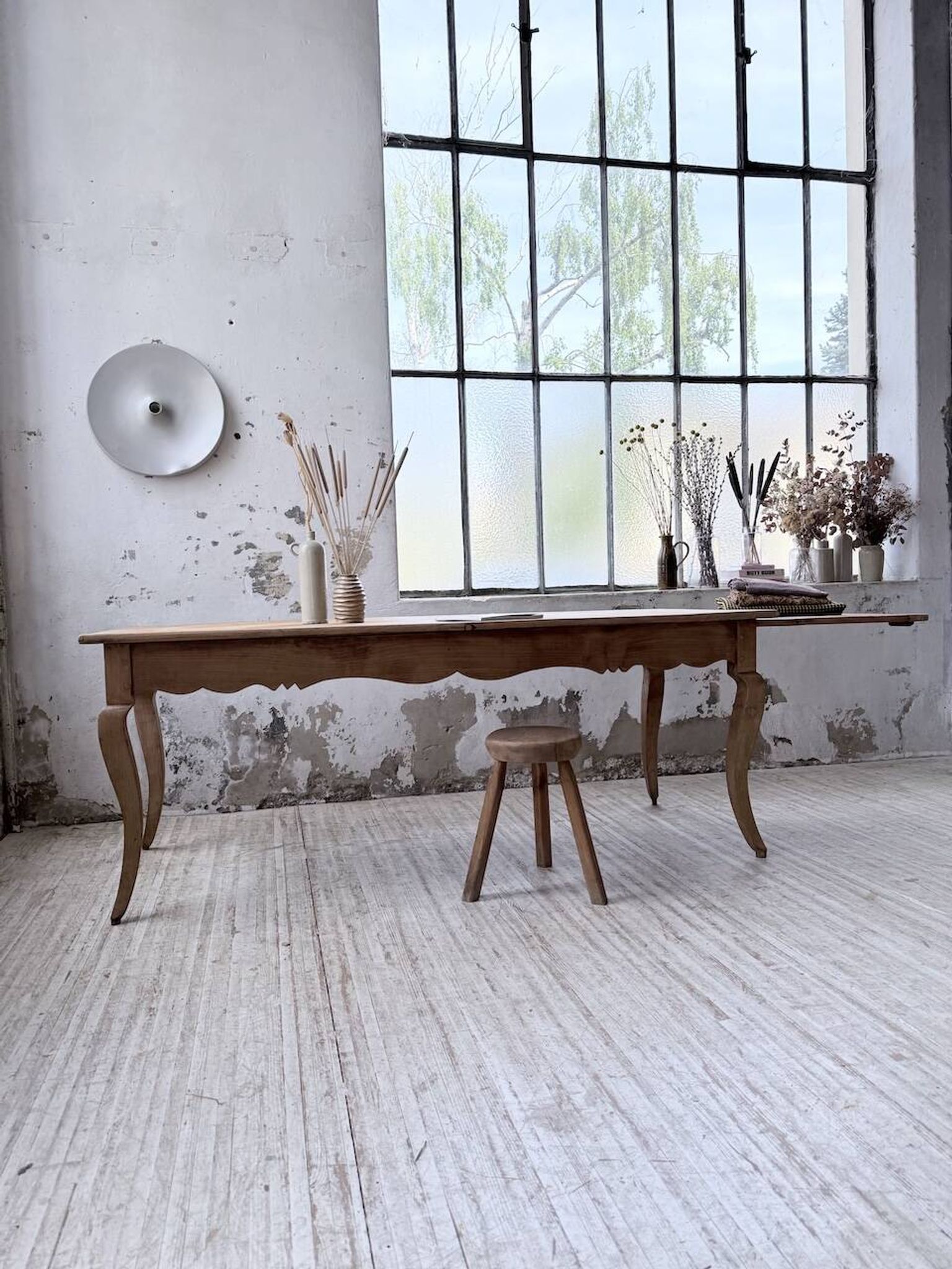 Table de ferme merisier pieds galbés XIXème