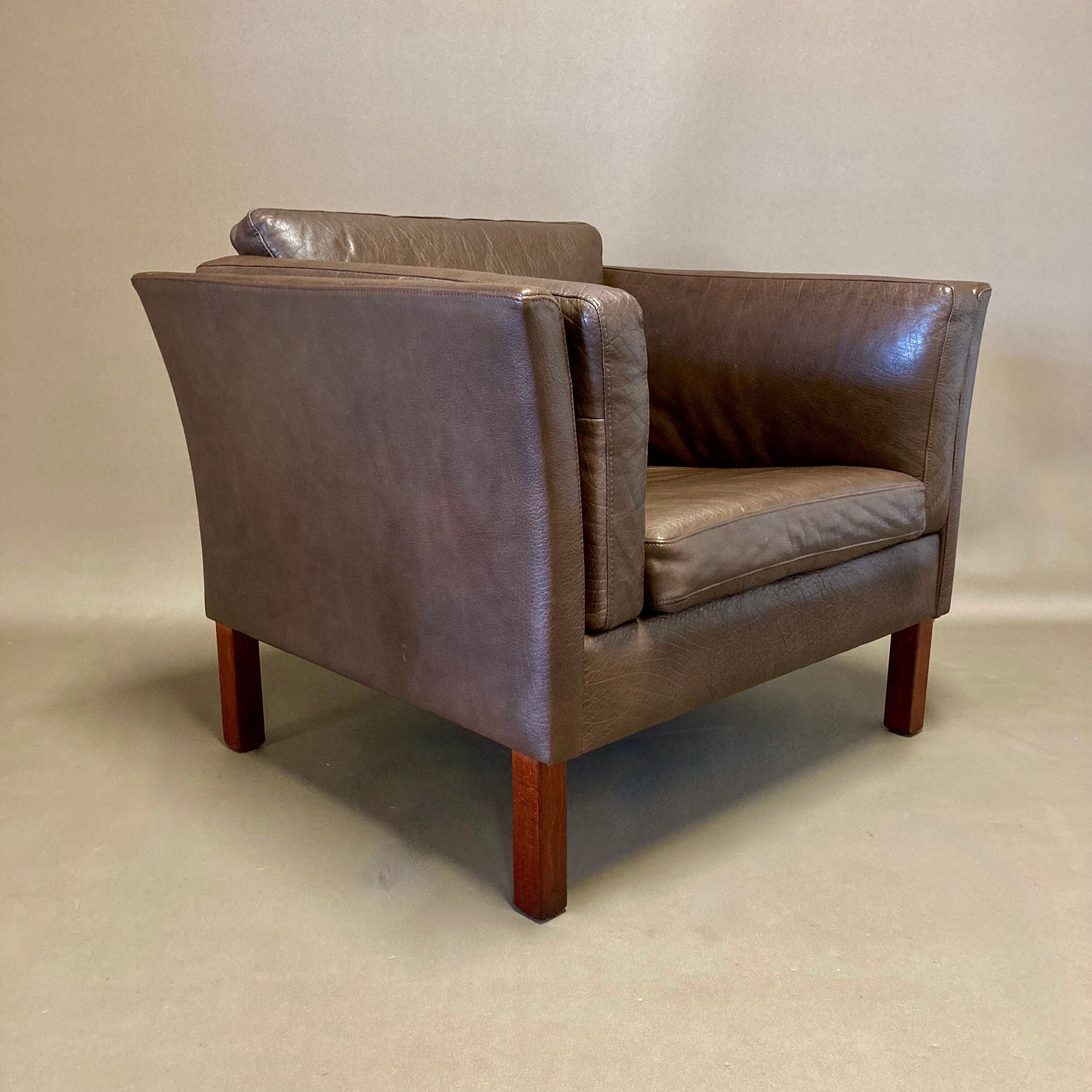 Fauteuil cuir marron scandinave 1960