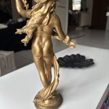 Golden statue ferville suan