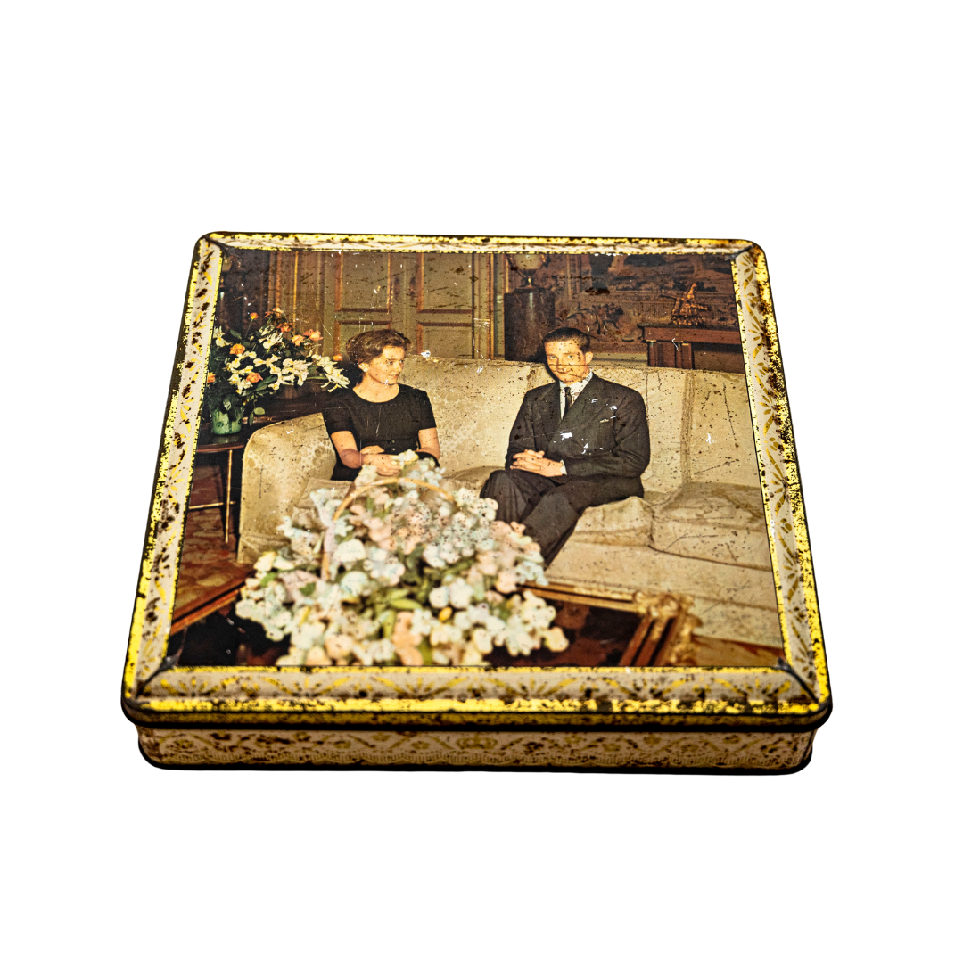 Delacre Albert and Paola cookie box