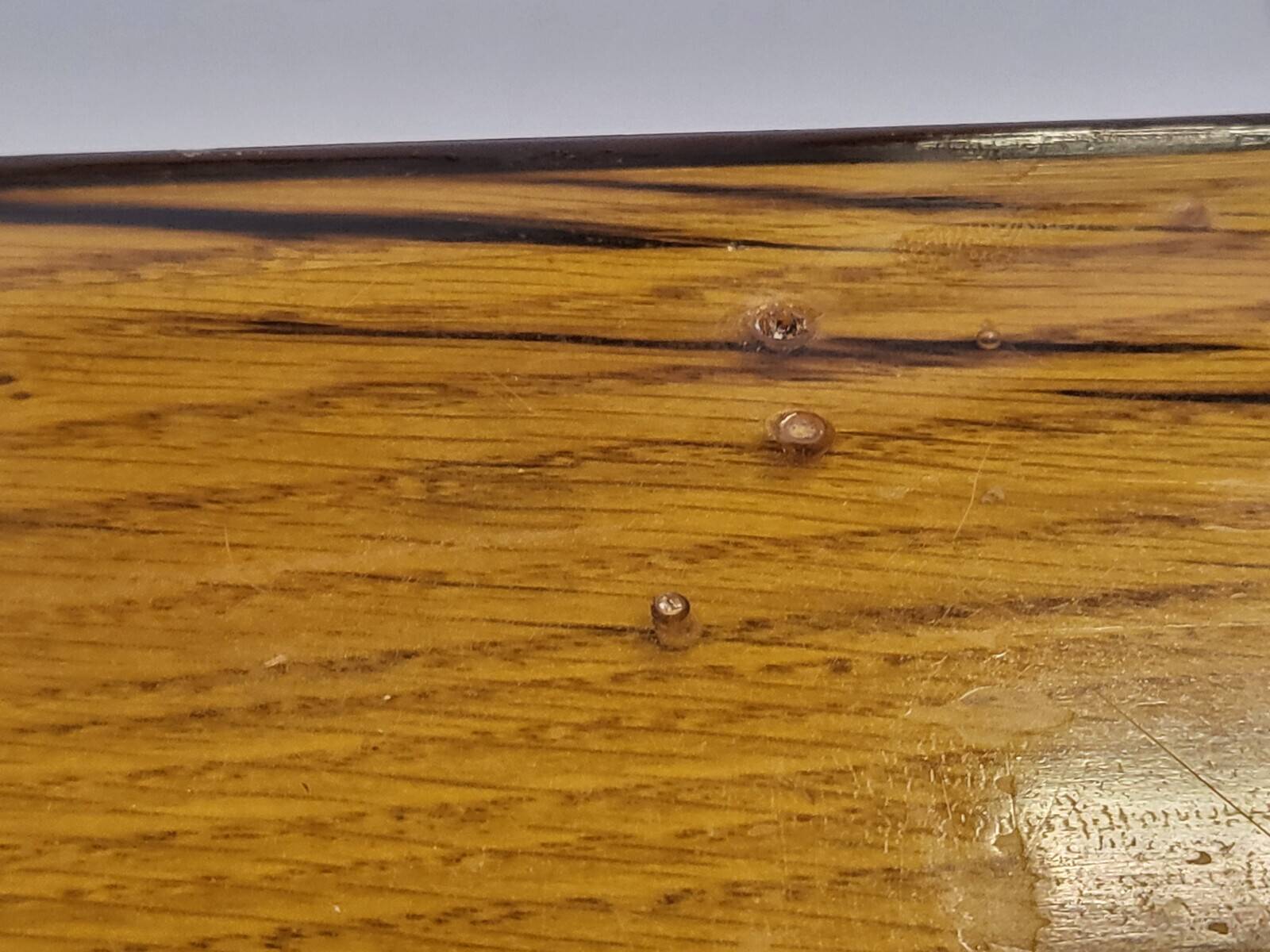 Vintage 1970 side table in green epoxy resin & solid oak 70s raw