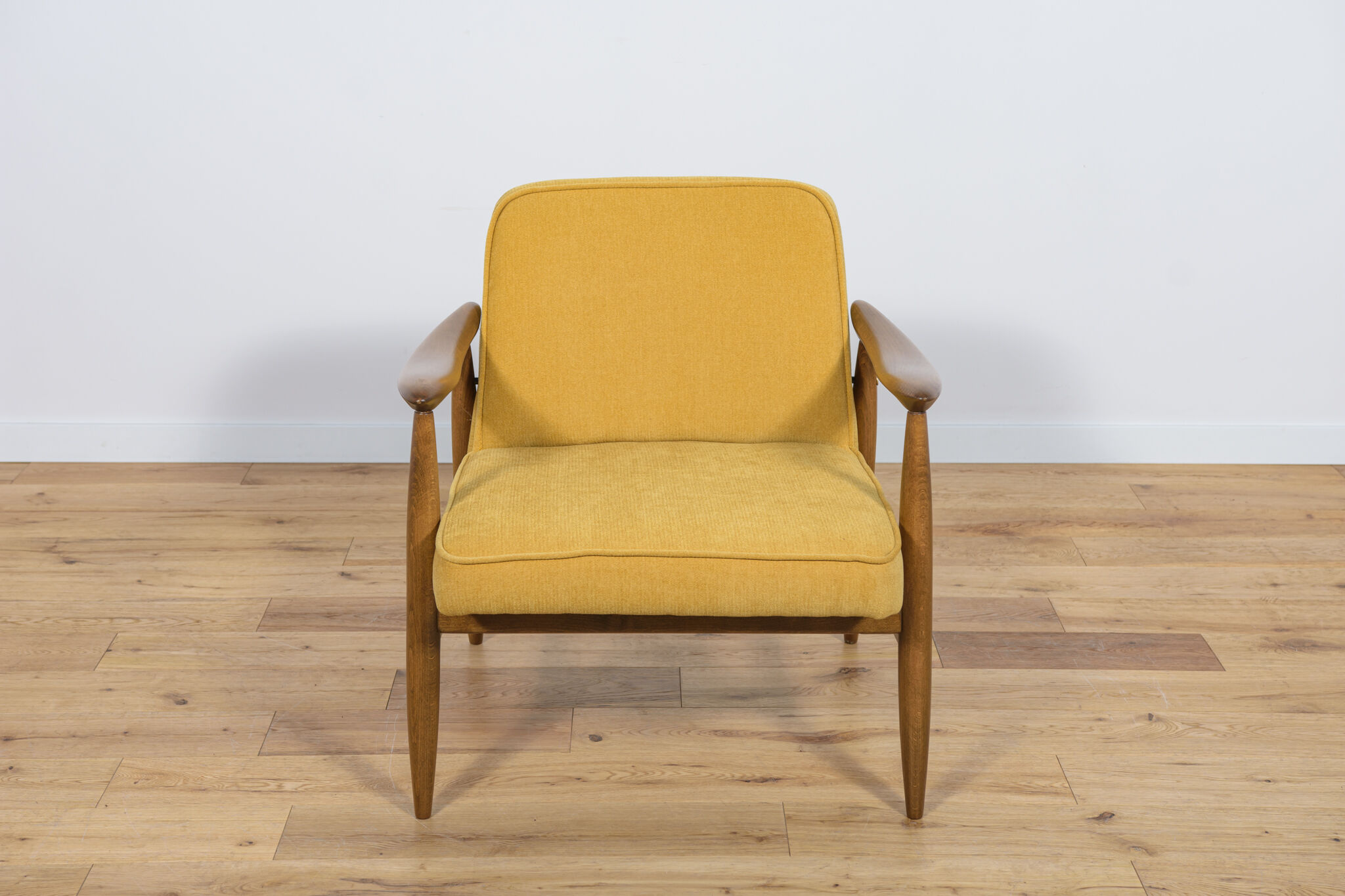GFM-87 armchairs by Juliusz Kedziorek for Gościcińskie Furniture, 1960s, Set of 2