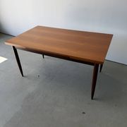 Table à manger rectangulaire à rallonges design scandinave en teck