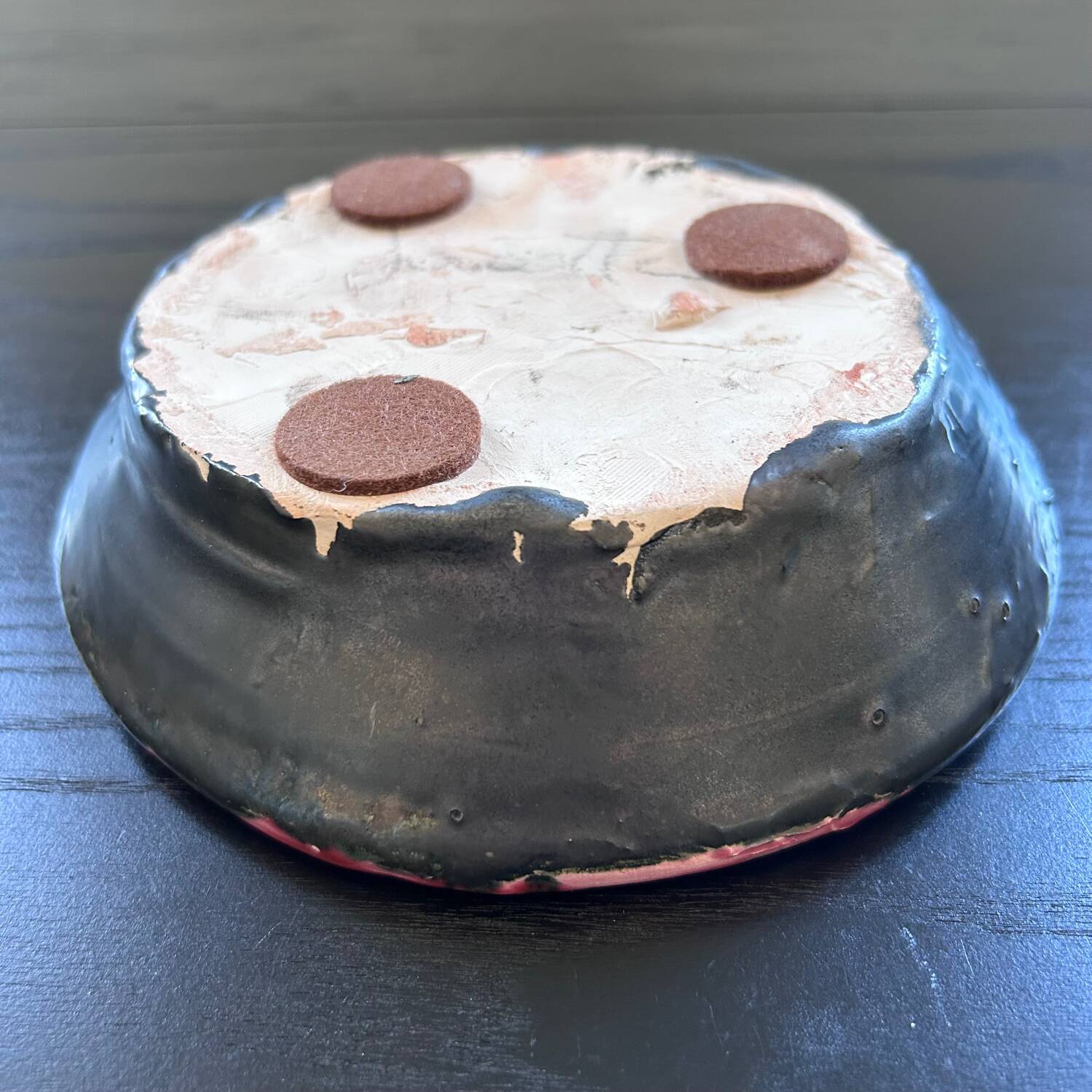 Multicolored artist's pocket emptier