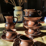 Service en grés tasses soucoupes pichets
