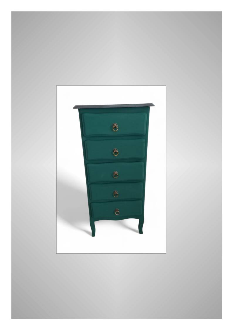 Antique chest of drawers