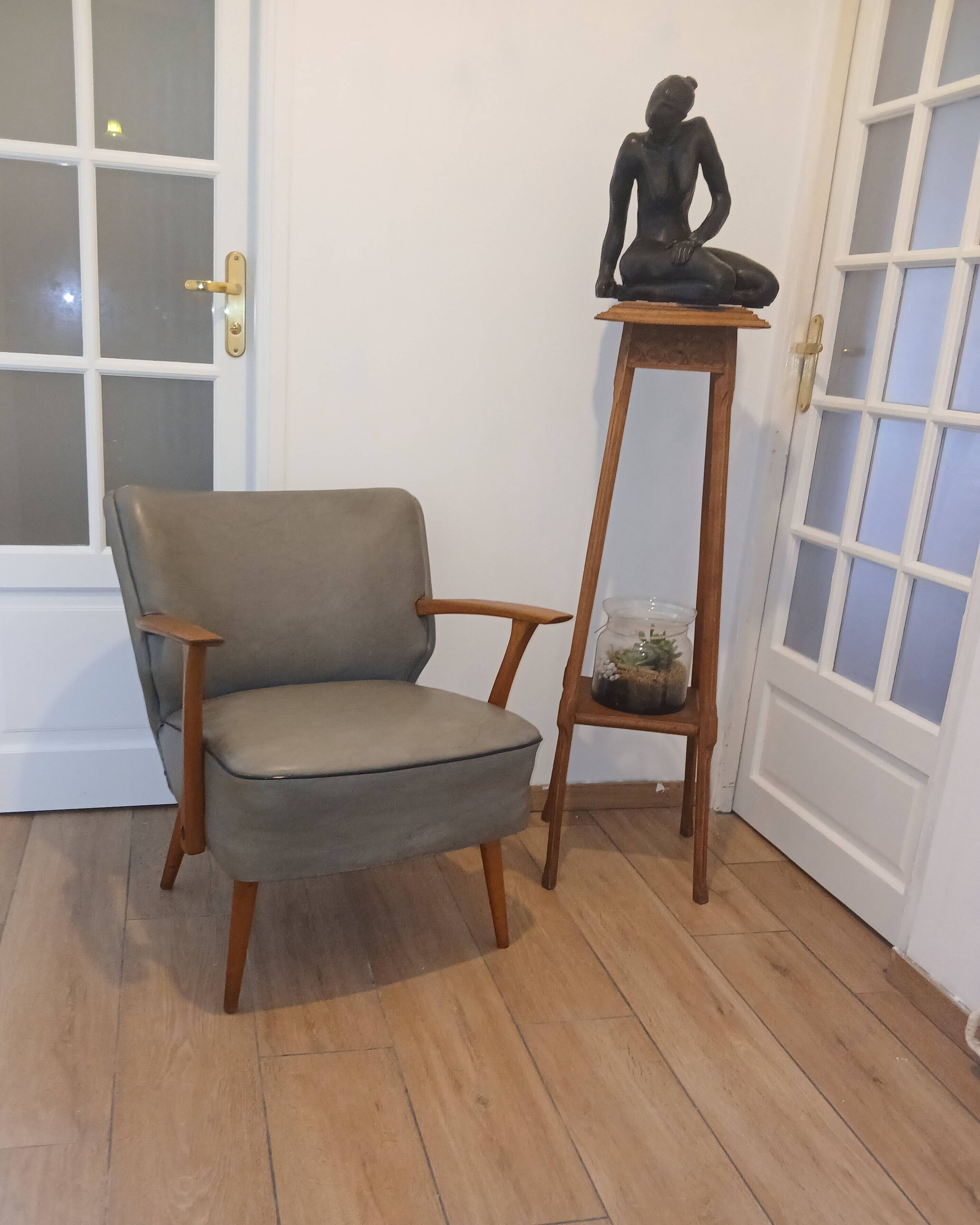 Mid-century cocktail chair