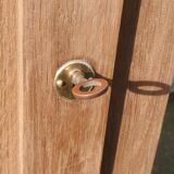 Beautiful piece of furniture from the 1940s with 1 lid + 1 door with key. ponce