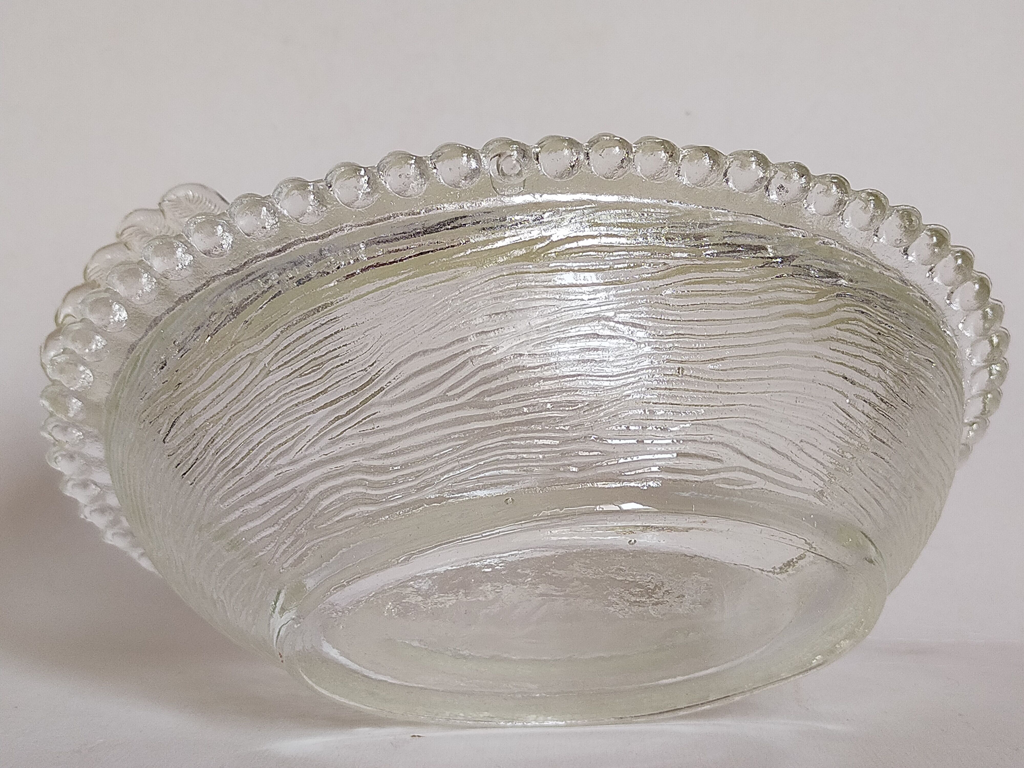 Terrine plat de présentation poule en verre moulé vintage