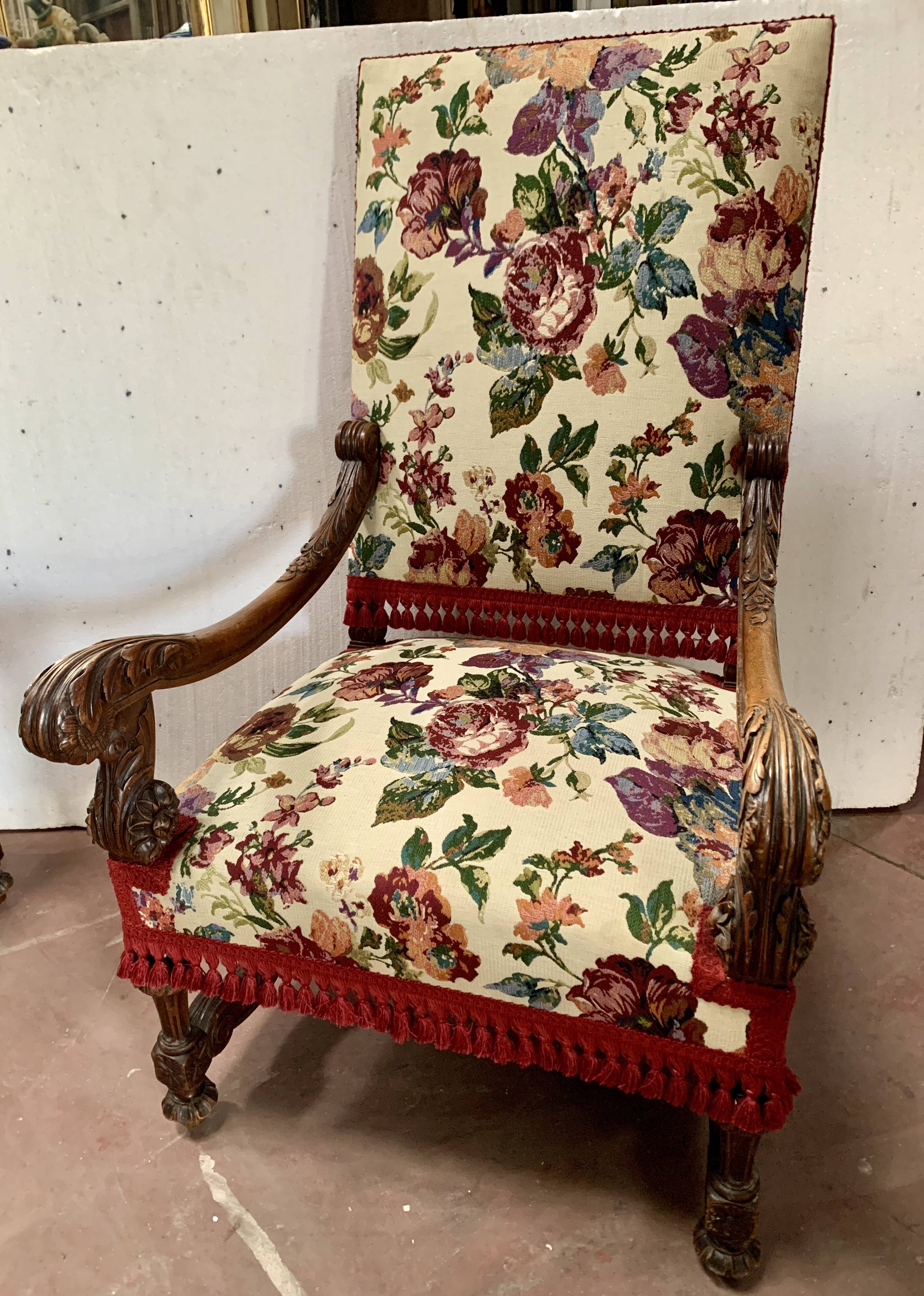 Pair of Renaissance style armchairs in solid walnut, 19th century