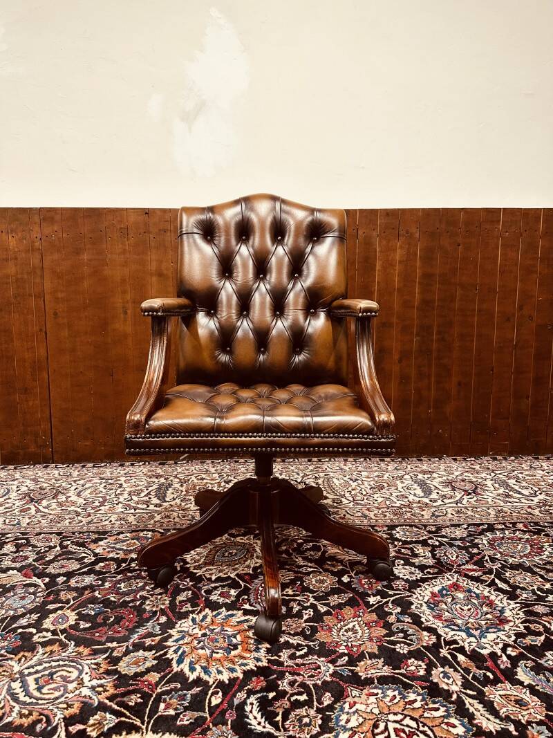 Classic English President Chair Brown Office chair