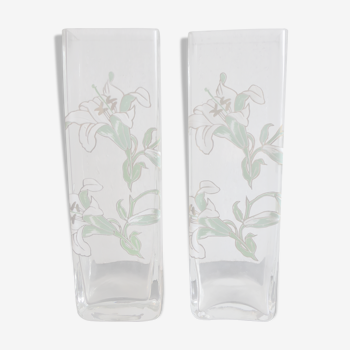 Paire de vases anciens en verre émaillé à décor d'iris
