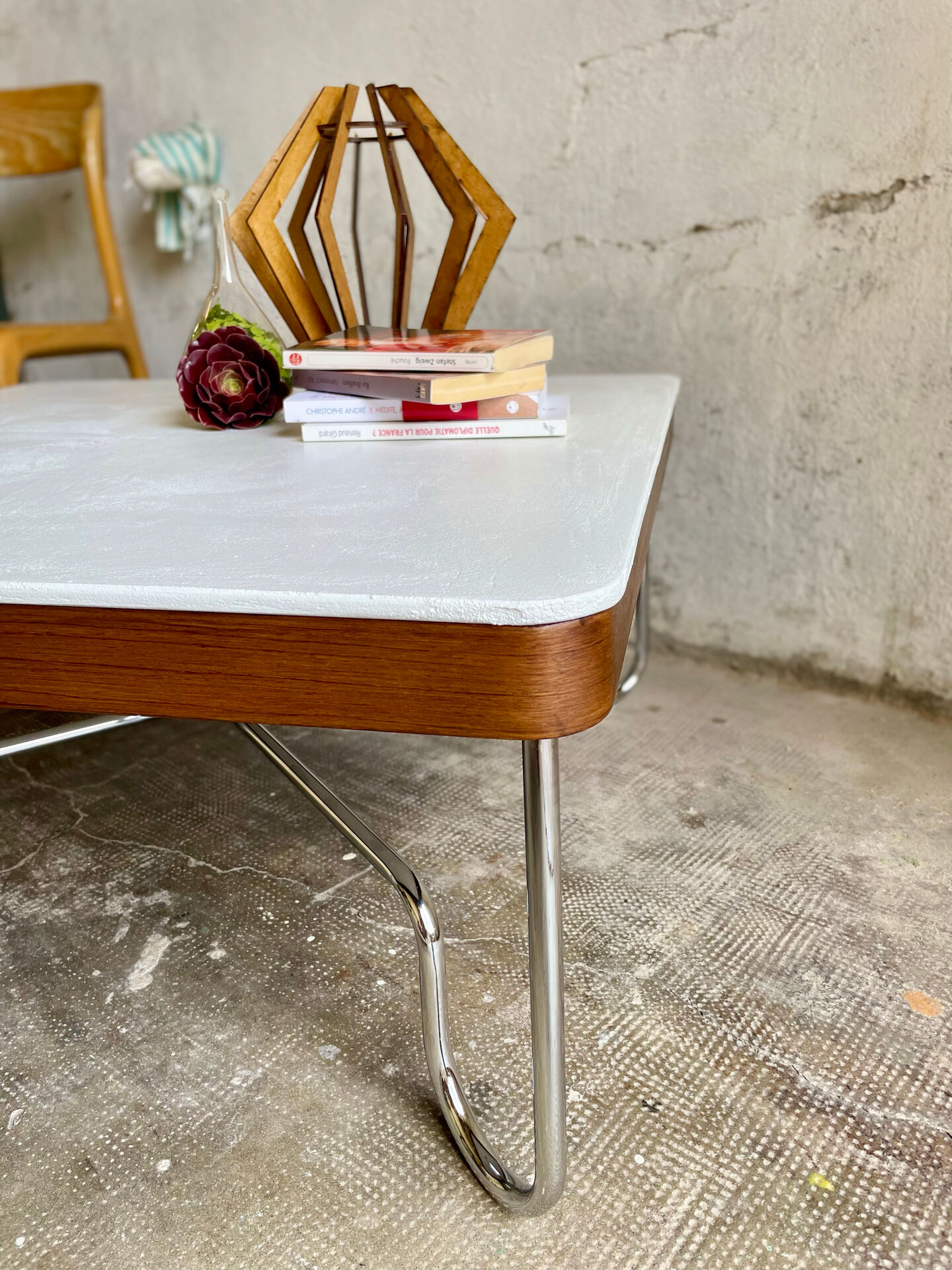 Vintage Bauhaus style coffee table – white mineral concrete & chrome – ann