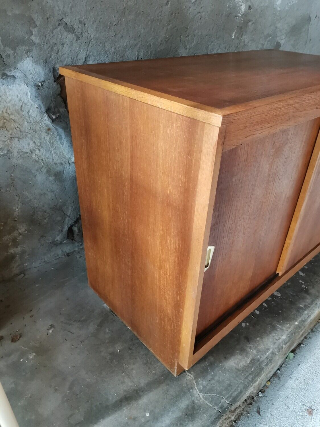 Vintage buffet 2 sliding doors