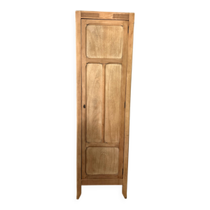 Armoire parisienne bonnetière