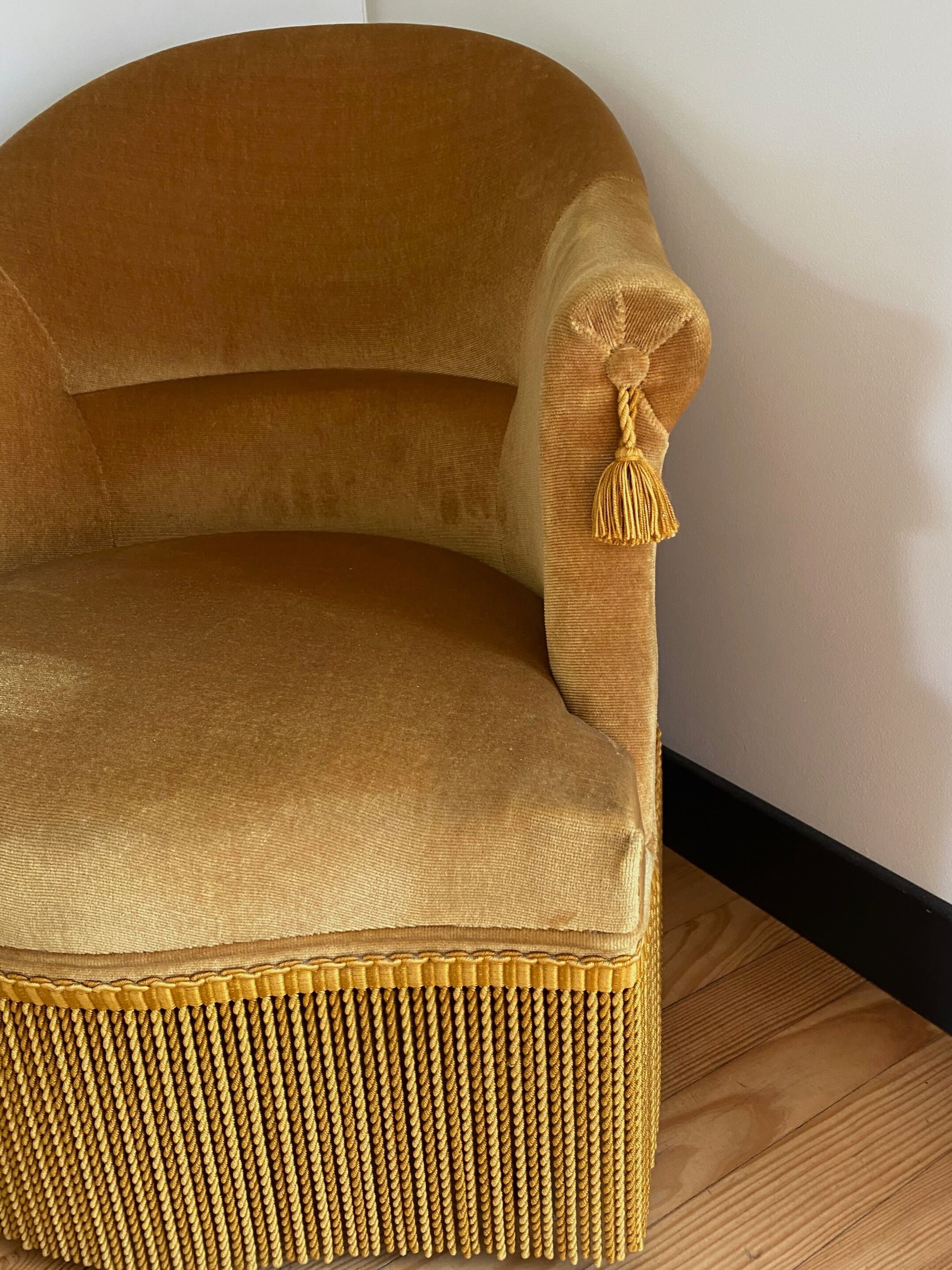 Vintage golden yellow toad armchair