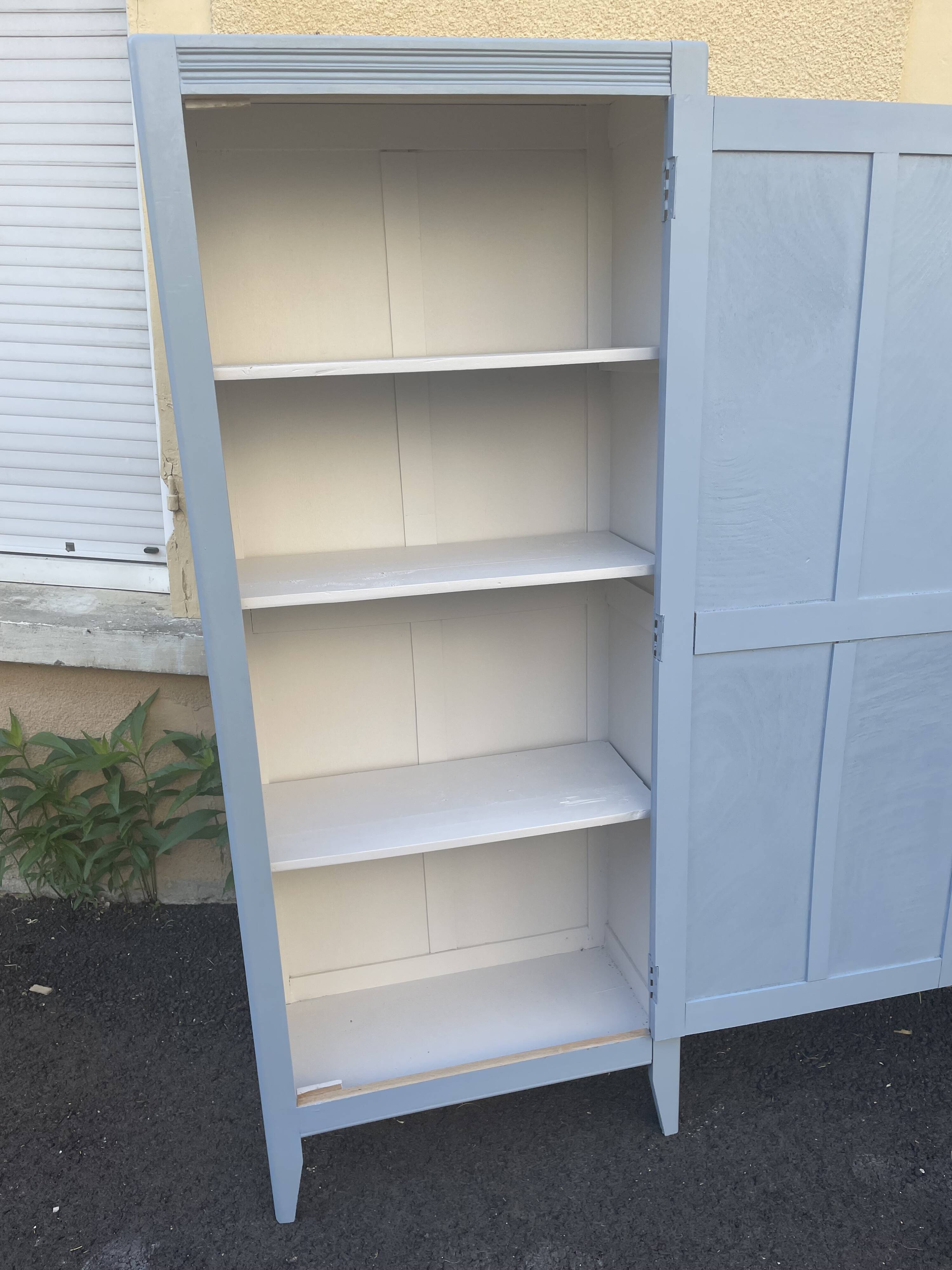 Armoire parisienne