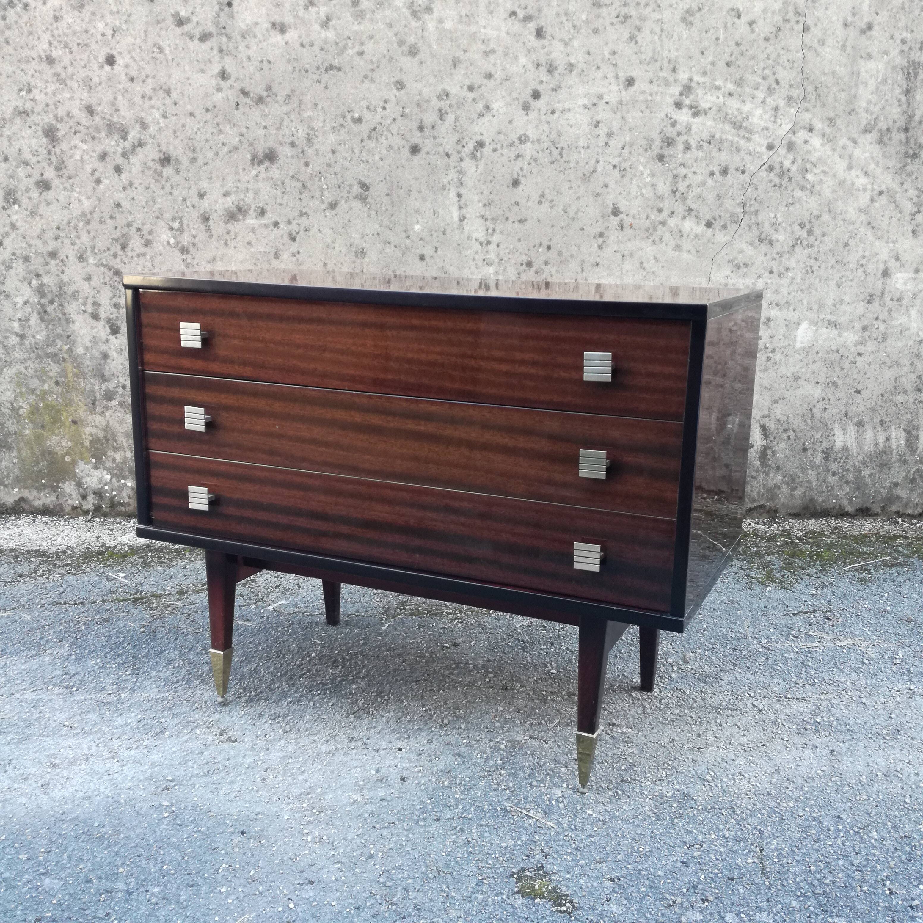 Chest of drawers with 3 drawers