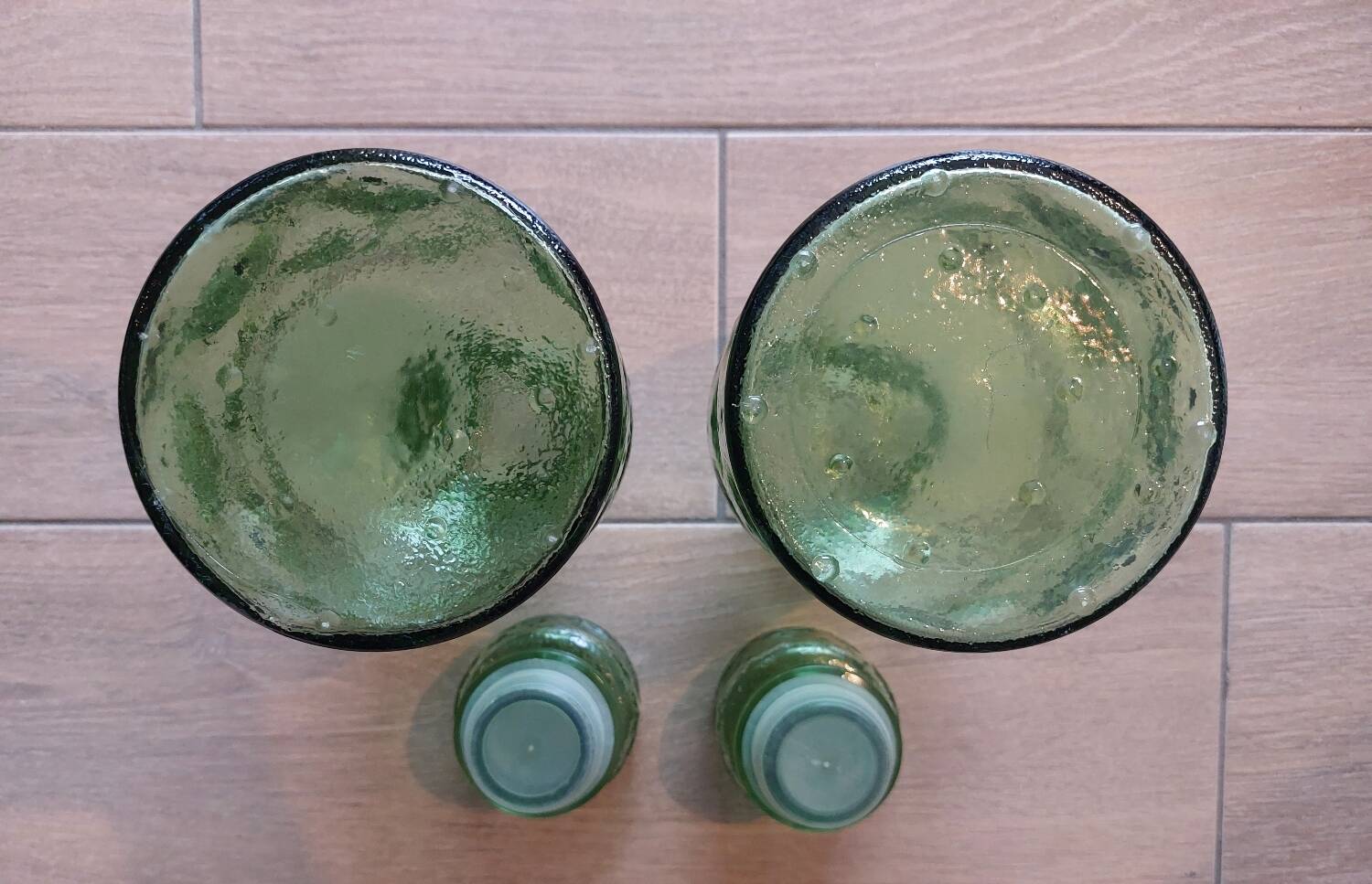 Bubble glass carafe, green bumpy