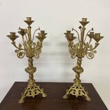 Paire d'anciens candélabres d'autel en laiton doré du XIX ème