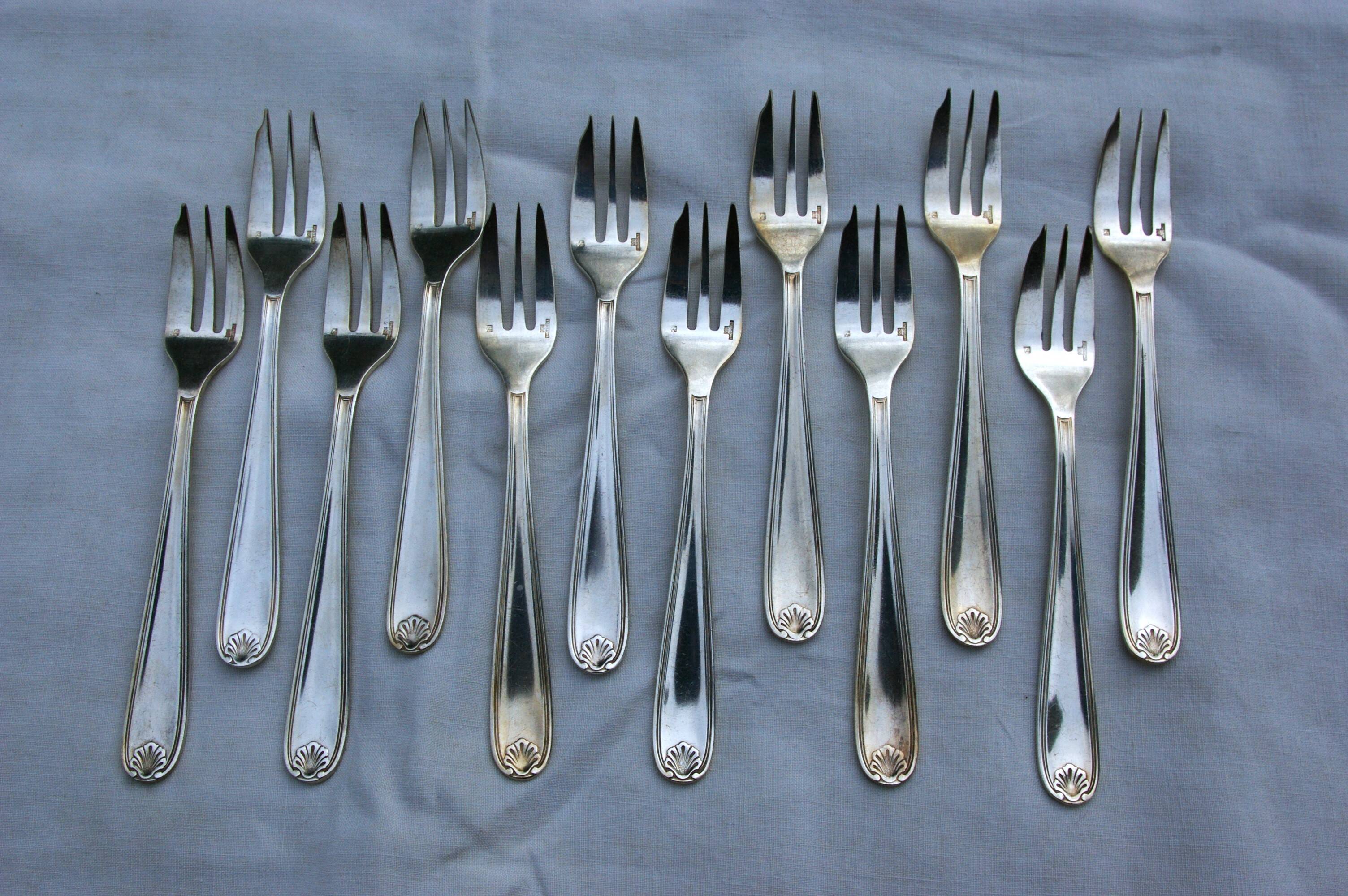 Christofle marot coquille - 12 silver-plated cake forks