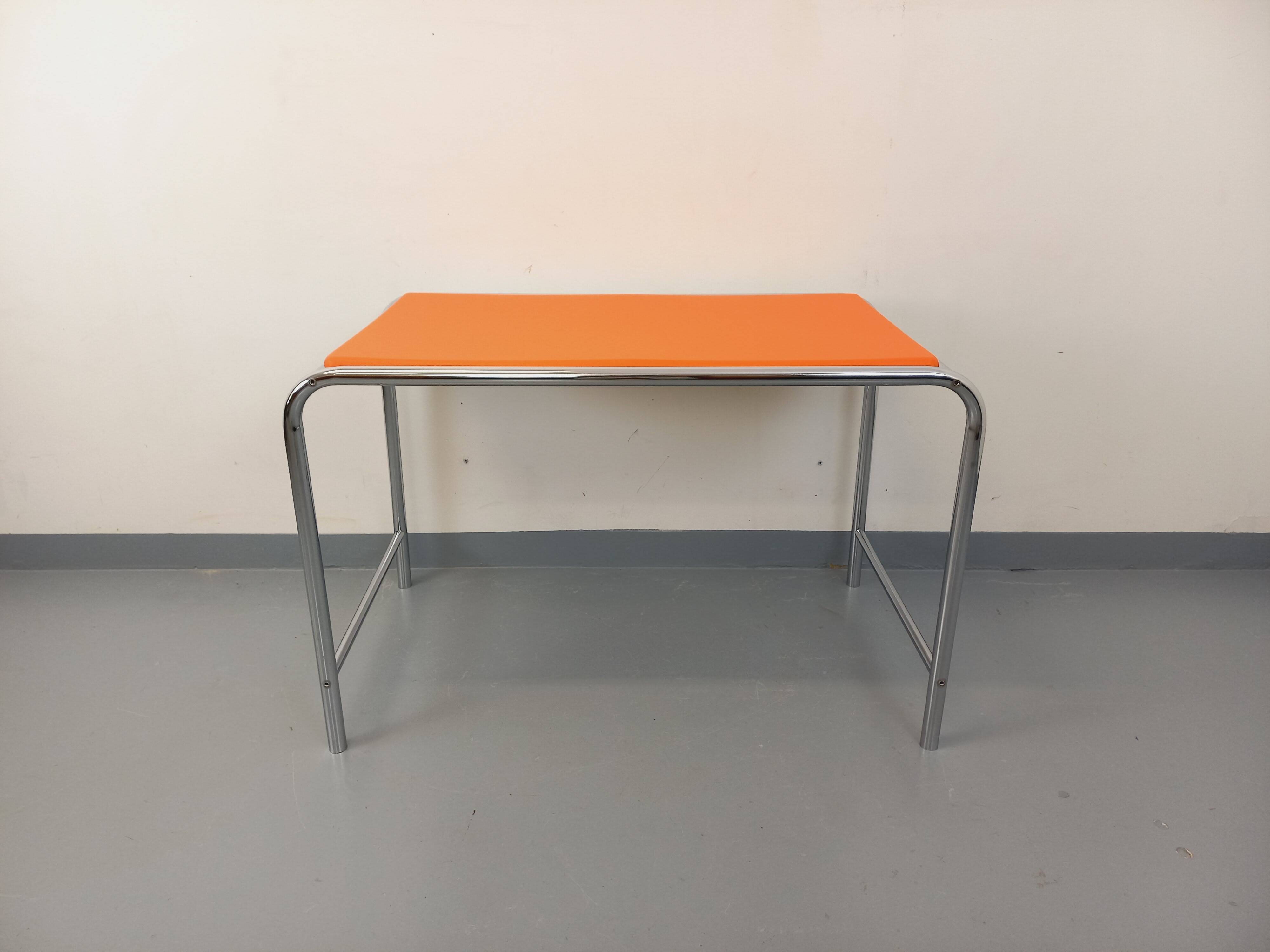 Bureau vintage en skai orange et chrome des années 70