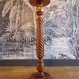 Turned wooden presentation column