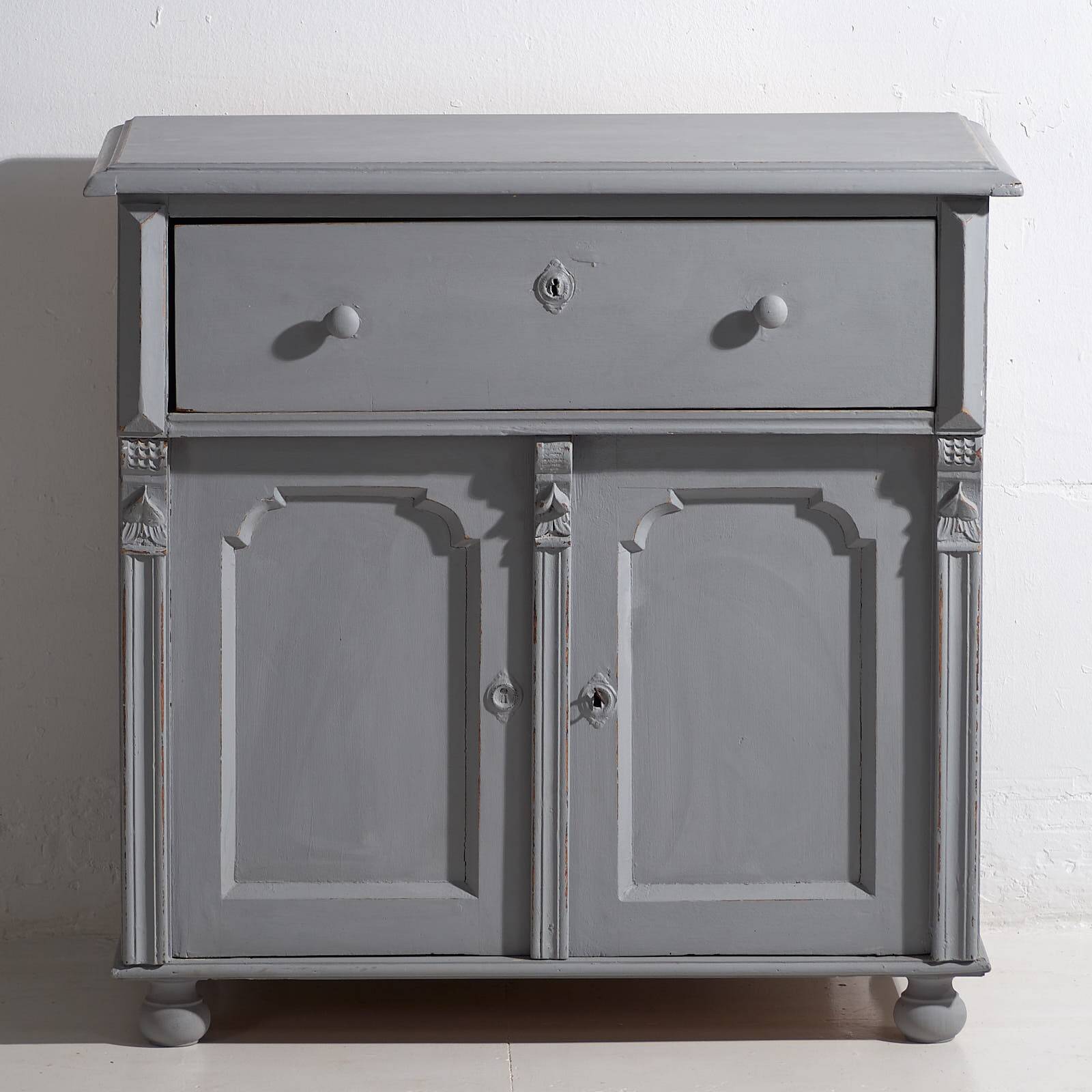 Antique two-door living room chest of drawers (circa 1920) #15